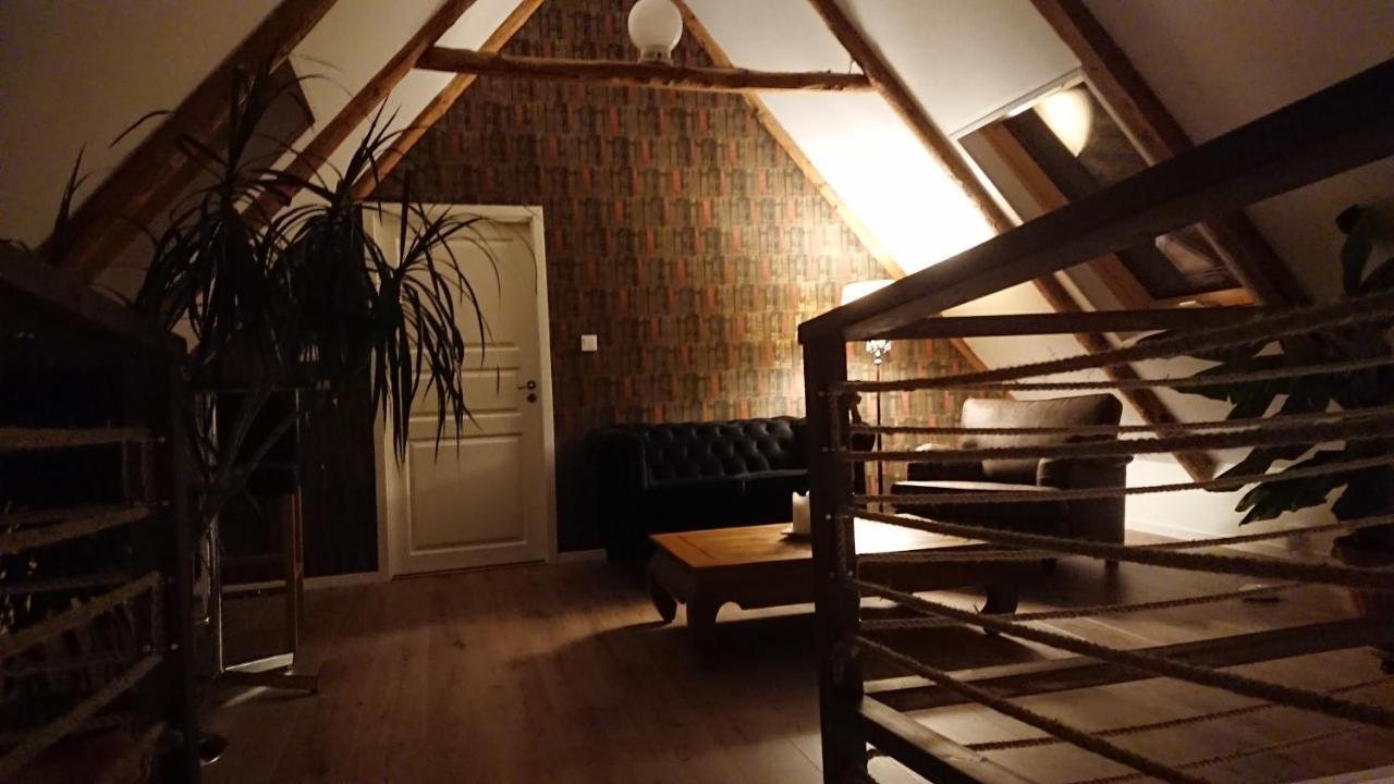 Garden Mellan Slotten Svarte ภายนอก รูปภาพ